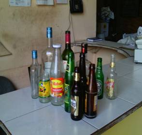 4 glass bottles
